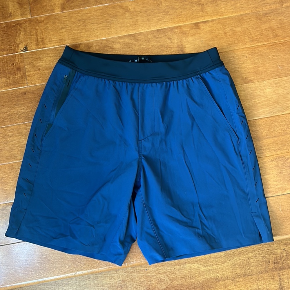 NWOT Ten Thousand Navy Interval Short (No Liner) 7" Size Large